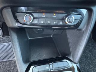 OPEL Corsa usata, con USB