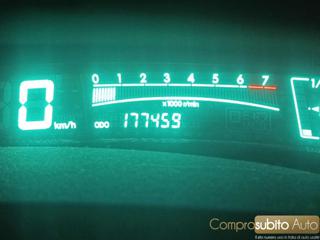 TOYOTA Yaris usata, con Specchietti laterali elettrici