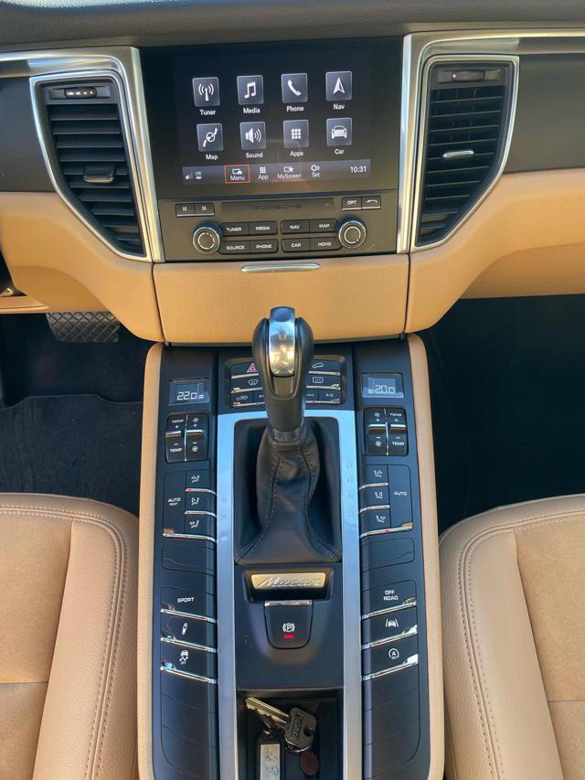 PORSCHE Macan usata, con Park Distance Control