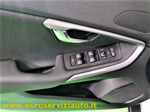 VOLVO V40 Cross Country usata 28
