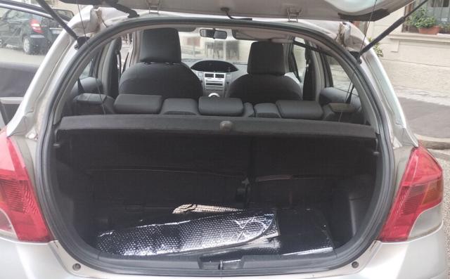TOYOTA Yaris usata 29