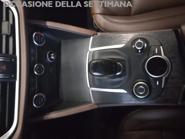 ALFA ROMEO Stelvio usata, con Autoradio digitale