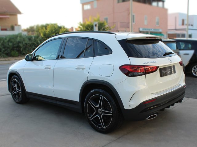 MERCEDES-BENZ GLA 200 usata, con Boardcomputer