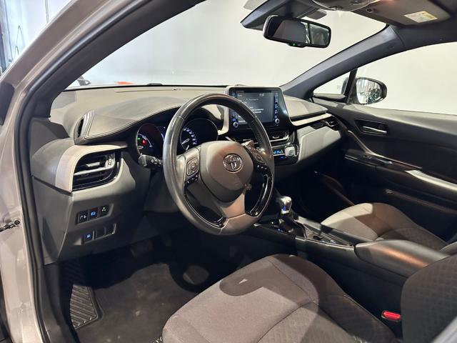 TOYOTA C-HR usata, con Sedile posteriore sdoppiato