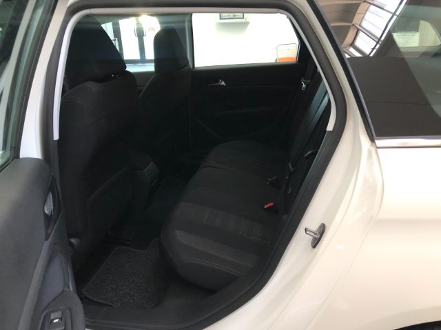 PEUGEOT 308 usata, con Sensori di parcheggio posteriori