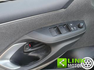 TOYOTA Yaris usata, con Luci diurne