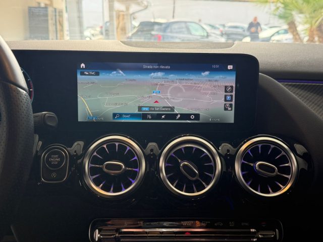 MERCEDES-BENZ GLA 200 usata, con Autoradio digitale
