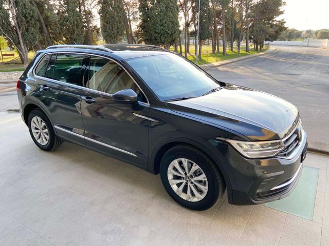 VOLKSWAGEN Tiguan usata, con Airbag laterali