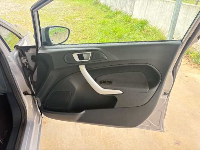 FORD Fiesta usata, con USB