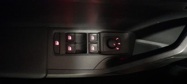 SEAT Arona usata, con Specchietti laterali elettrici
