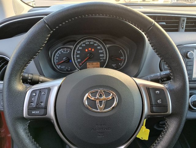 TOYOTA Yaris usata, con Autoradio