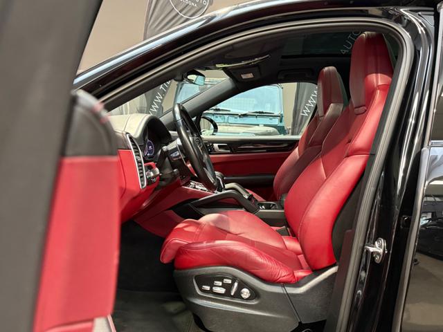 PORSCHE Cayenne usata, con Autoradio
