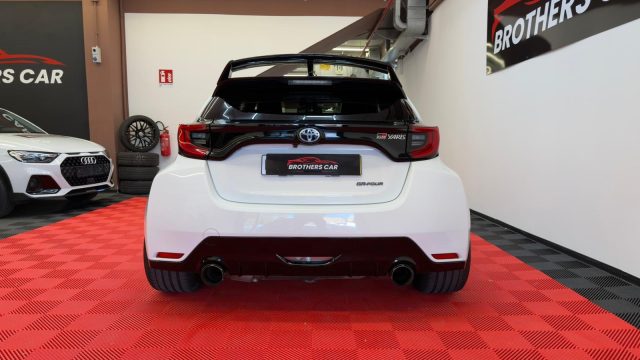 TOYOTA Yaris usata, con Autoradio