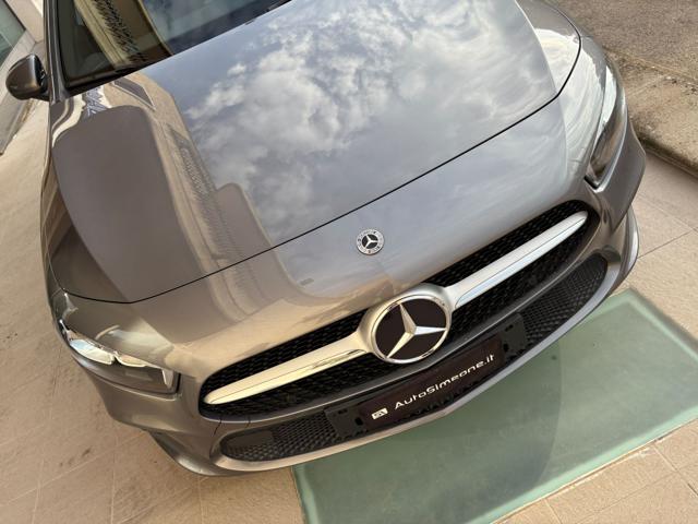 MERCEDES-BENZ A 180 usata, con Fari LED