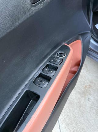 HYUNDAI i10 usata, con Sedile posteriore sdoppiato
