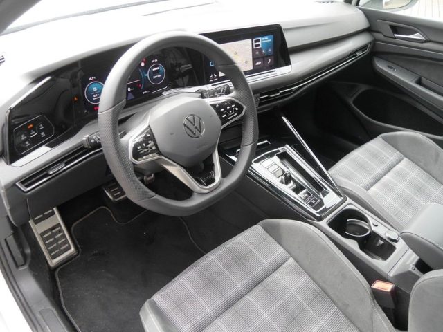 VOLKSWAGEN Golf usata, con Controllo automatico clima