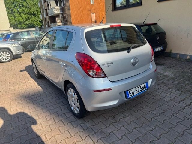 HYUNDAI i20 usata, con Autoradio