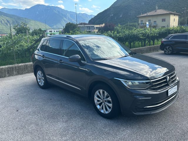 VOLKSWAGEN Tiguan usata, con Airbag laterali