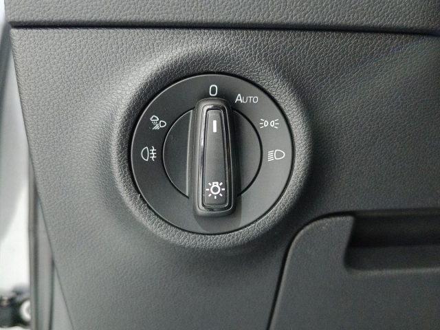 SKODA Karoq usata, con Bluetooth