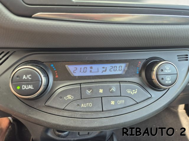 TOYOTA Yaris usata, con Touch screen