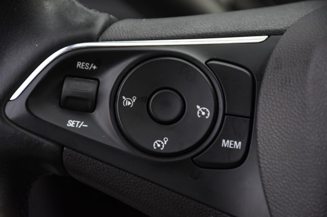 OPEL Crossland usata, con Touch screen