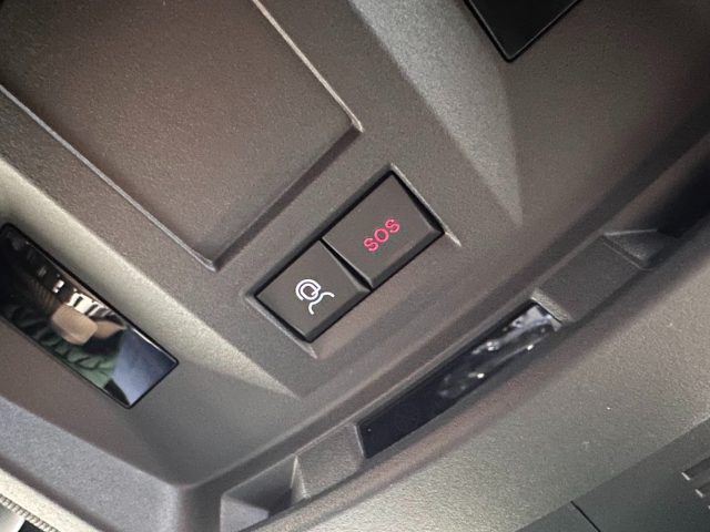 PEUGEOT 3008 usata, con Isofix