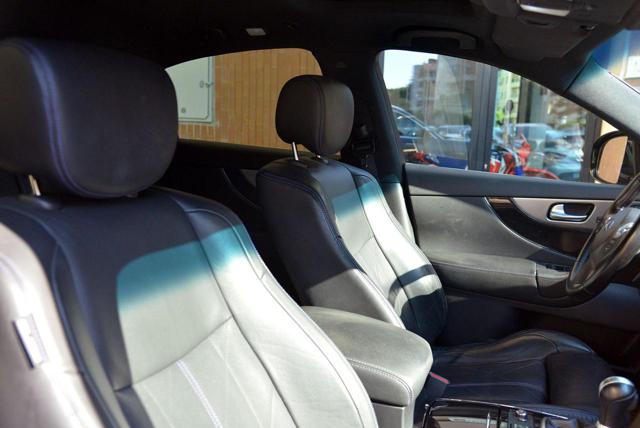 INFINITI QX70 usata 27