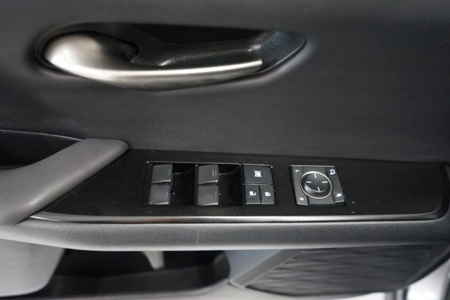 LEXUS UX 250h usata 24