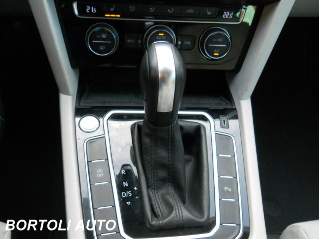 VOLKSWAGEN Passat Variant usata, con Autoradio