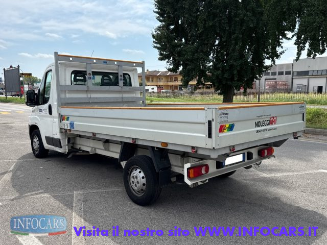 PEUGEOT Boxer usata, con Airbag