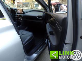 HYUNDAI Santa Fe usata, con Autoradio digitale