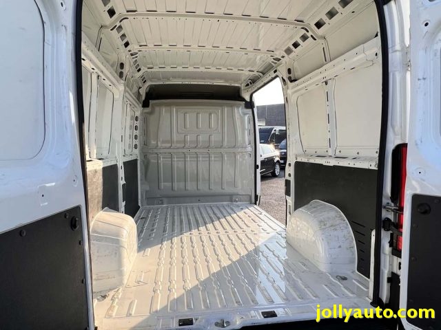 PEUGEOT Boxer usata, con Servosterzo