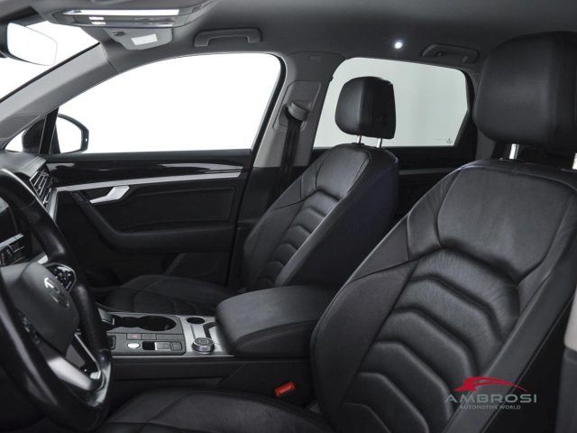 VOLKSWAGEN Touareg usata 8