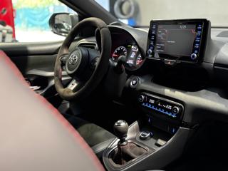 TOYOTA Yaris usata, con ESP