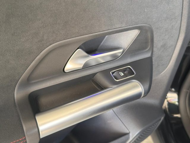 MERCEDES-BENZ GLA 200 usata, con Cruise Control