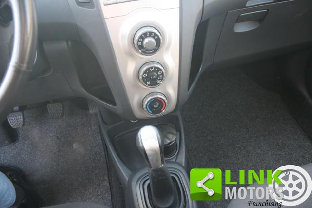 TOYOTA Yaris usata, con Autoradio digitale