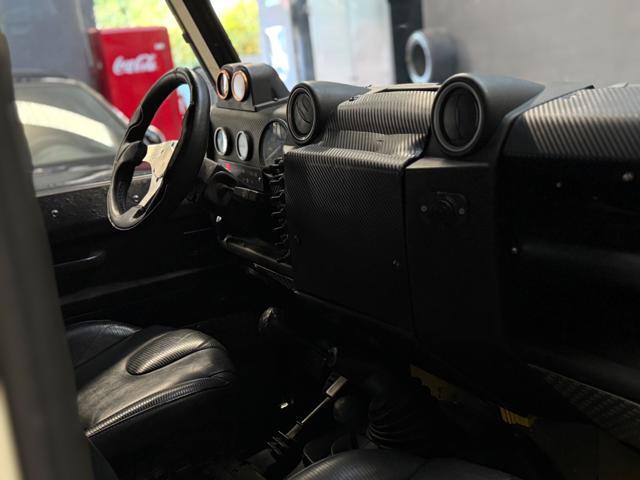 LAND ROVER Defender usata 9