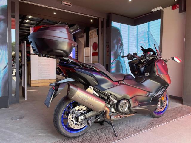 YAMAHA T-Max 560 usata 1
