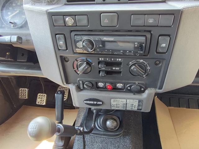 LAND ROVER Defender usata 19