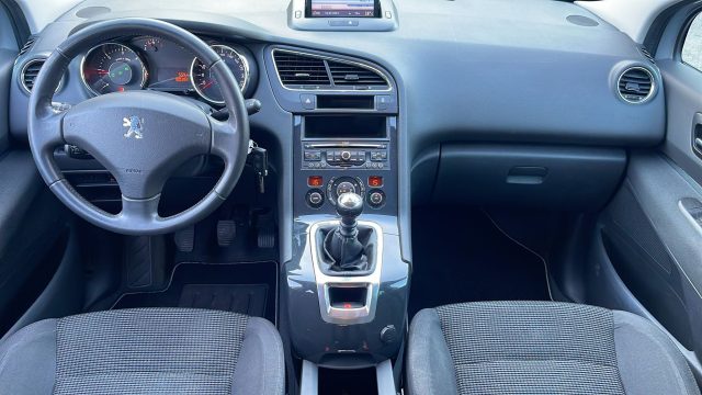 PEUGEOT 5008 usata, con Fendinebbia