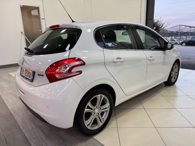 PEUGEOT 208 usata, con Alzacristalli elettrici
