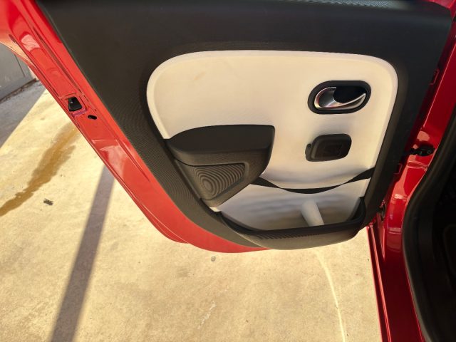 RENAULT Twingo usata, con Schermo multifunzione interamente digitale