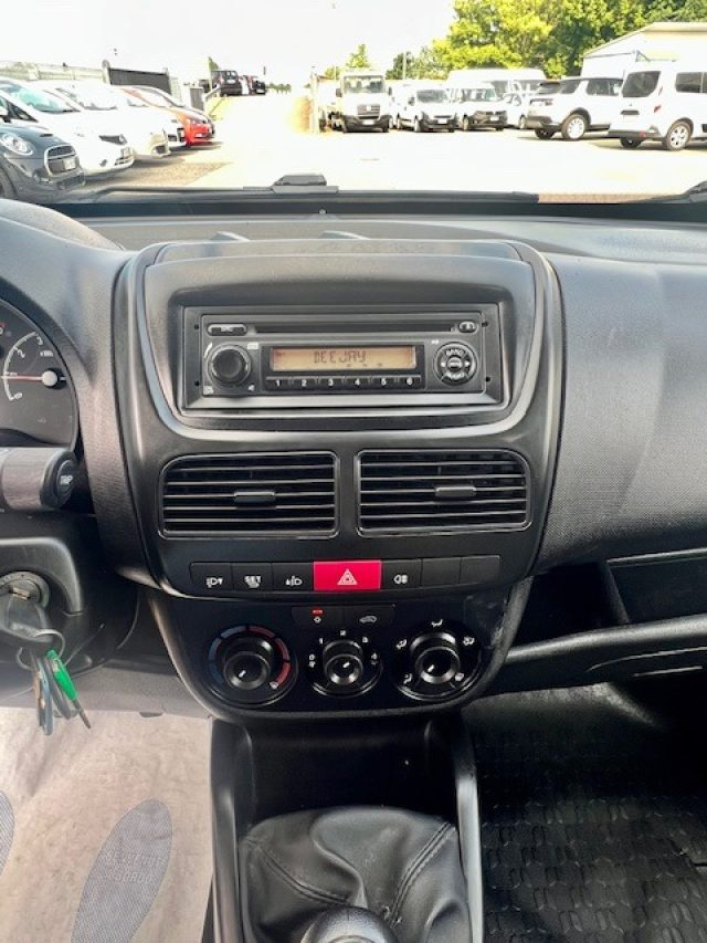 OPEL Combo usata 16