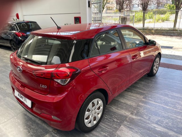 HYUNDAI i20 usata, con Autoradio