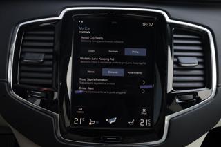 VOLVO XC90 usata, con Sensori di parcheggio posteriori