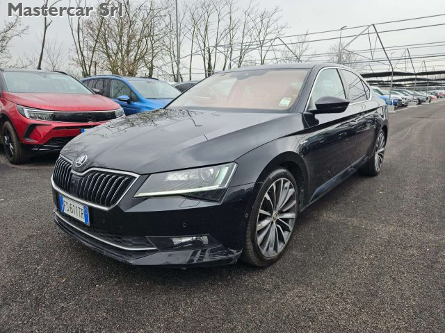 SKODA Superb usata, con Airbag