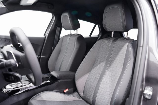 PEUGEOT 2008 usata, con Cruise Control