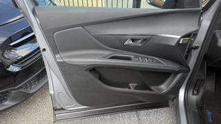 PEUGEOT 3008 usata, con Volante in pelle