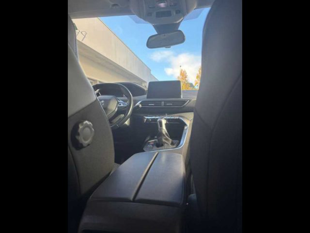 PEUGEOT 3008 usata, con Sedile posteriore sdoppiato