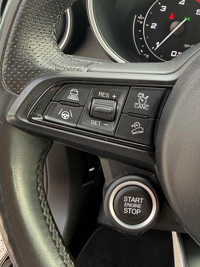 ALFA ROMEO Stelvio usata, con Sensori di parcheggio posteriori